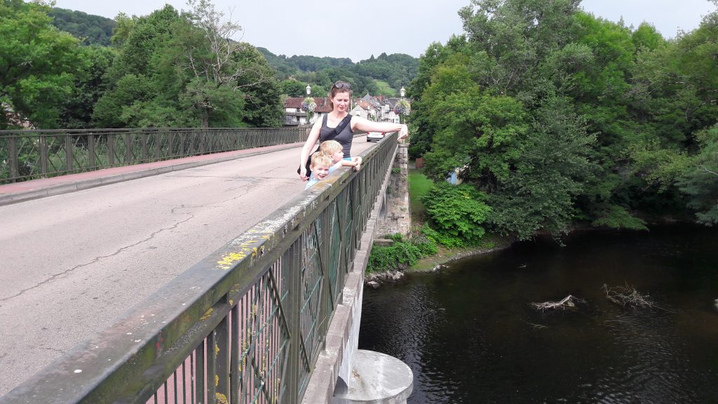 locatie-op-de-brug-over-de-dordogne